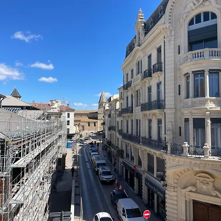 Luxe Et Elegance En Face Des Halles